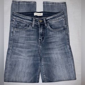 Flying Monkey Mid-Rise Capris, Size 25